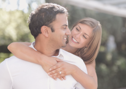 photographer in los angeles capturing an engagement